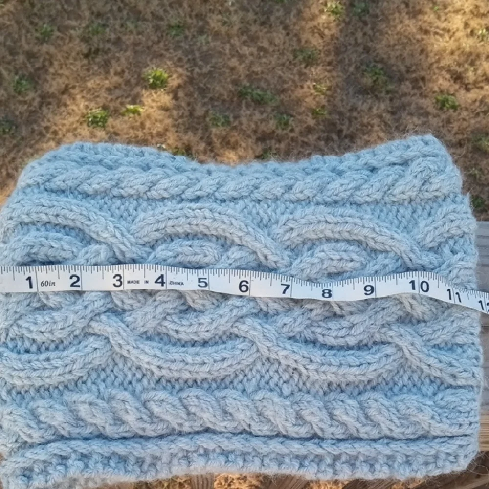 Unisex Chunky Celtic Cables Cowl - Picture 7 of 8